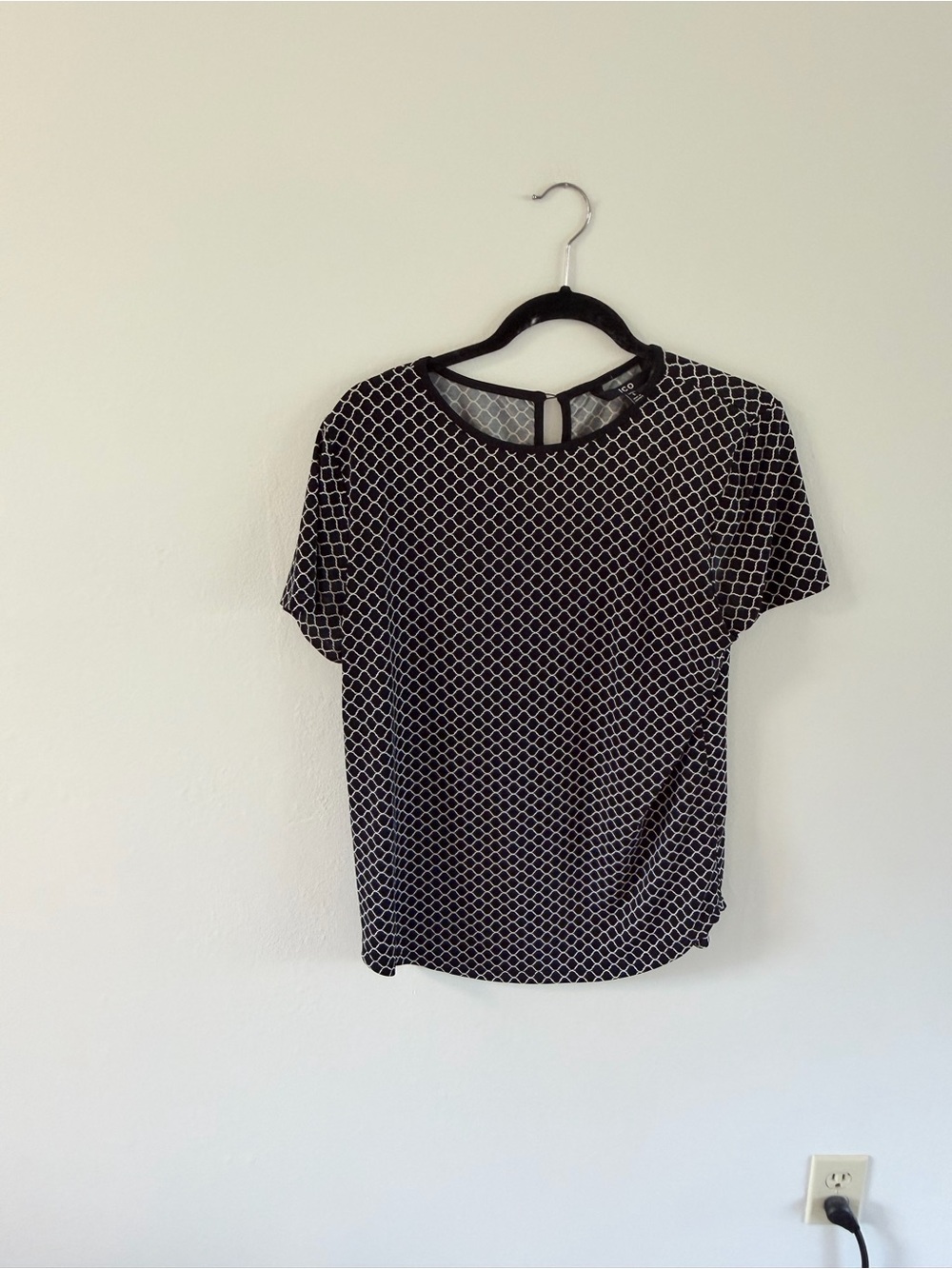Black Short-Sleeve Top with White Lattice Pattern